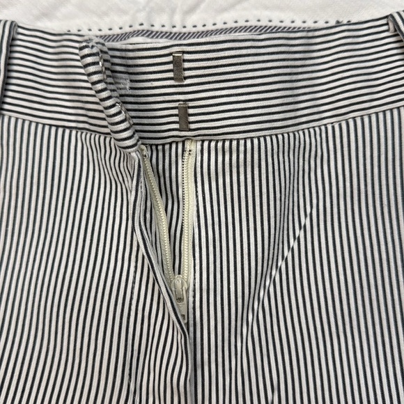 Talbots Women’s Capri Pants 12P Blue White Striped Signature Cotton Stretch - Picture 9 of 13